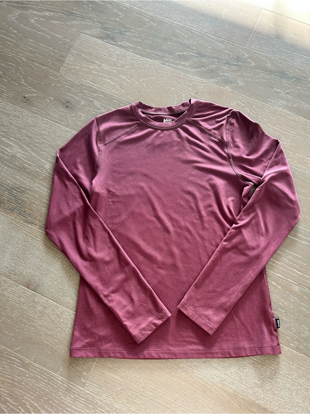 Women’s Long-Sleeve Performance Shirt - Burgundy